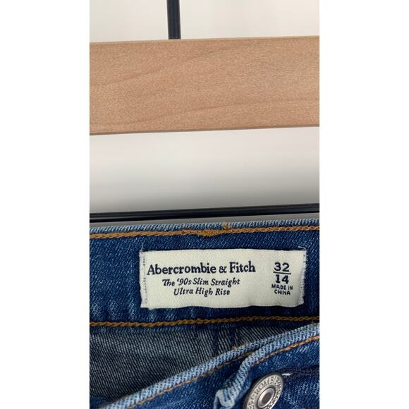 Abercrombie Ultra High Rise 90s Slim Straight Jeans Womens Size 32 / 14 New - Picture 9 of 13